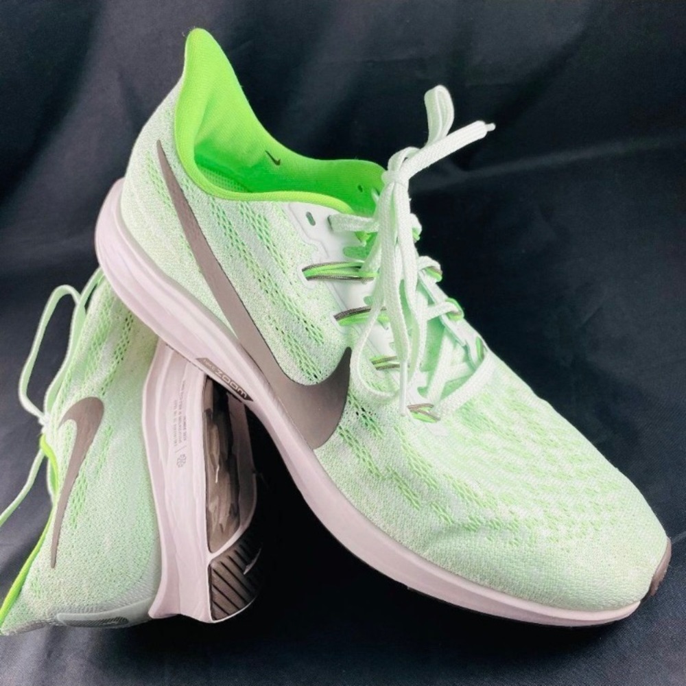 Size 8 green Nikes women